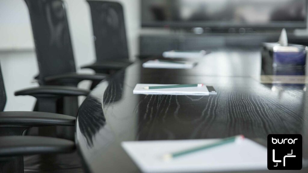 Aménagement d'une salle de réunion : le guide ultime 2 table de réunion