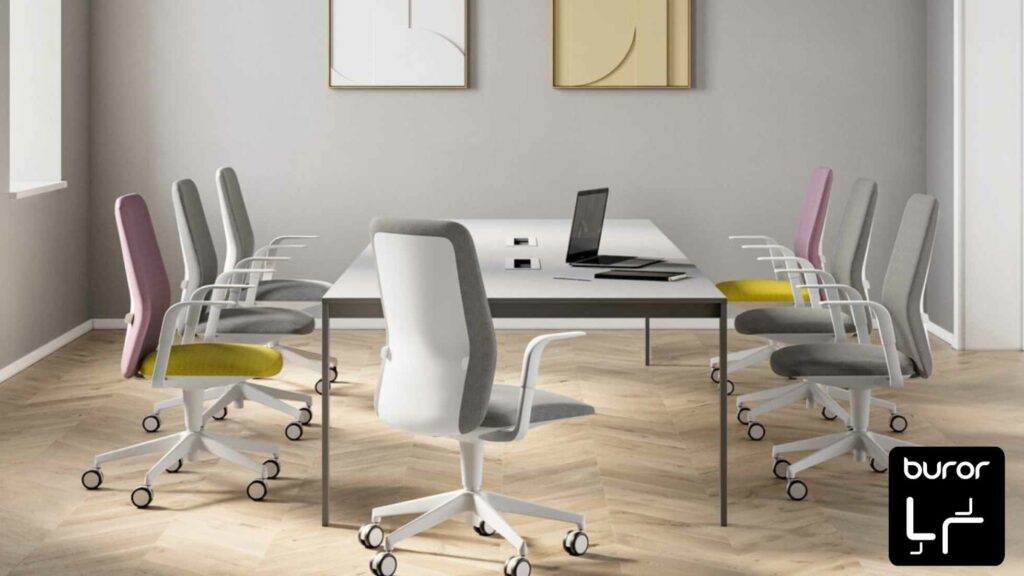 Mal de dos au bureau : nos conseils pour améliorer votre posture 3 chaises de bureau ergonomiques