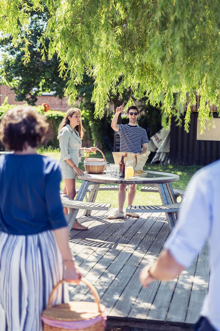 Table de pique-nique design Extremis pour terrasse entreprise – Buror Belgique